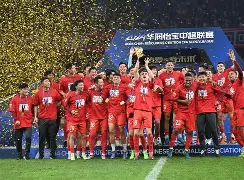 开云官网-上海海港训练开放日，清晨豪取连胜引欢呼，欧联在即，纪律约束更严格的简单介绍