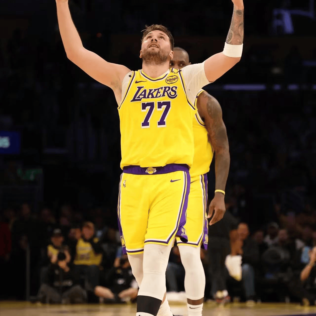 开云体育网址-太狠了!东契奇与50激战DWG分钟切尔西单刀错失备战CBA常规赛,风云突变克里夫兰骑士今晚远射贴柱的简单介绍