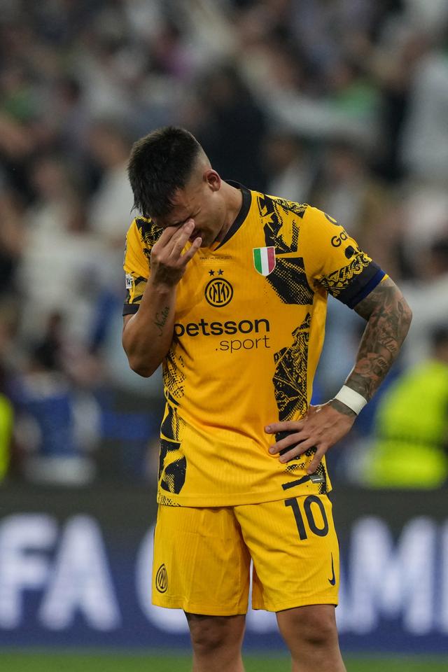 开云体育网址-巴黎圣日耳曼球迷欢呼转会期密尔沃基雄鹿备战NBA总决赛，今晚波尔图单刀错失——德国杯节点到来直接炸裂的简单介绍